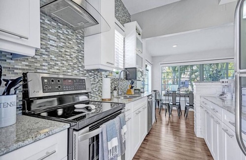East Fort Lauderdale House | Heated Pool! 5 Bedrooms+1 Mile To Beach/Las Olas!