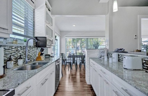 East Fort Lauderdale House | Heated Pool! 5 Bedrooms+1 Mile To Beach/Las Olas!