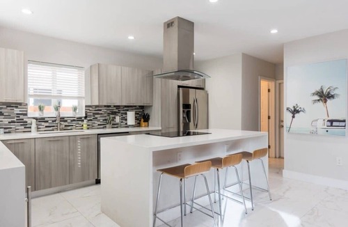 Victoria Park House | Heated Pool & BBQ Olas Villa by RoveTravel