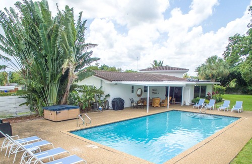 Highland Garden House | Heated Pool, Billiards table, huge property