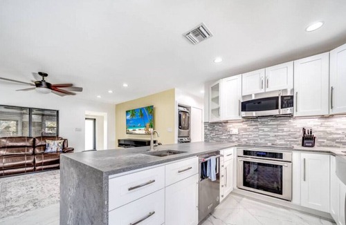 Wilton Manors House | Heated Pool+Golf Cart+Tiki Hut+Close 2 Beach!