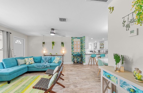 Coral Heights House | Heated Pool, Hot Tub, Grill & Pizza, Unique Family Haven 3BDR, 7min to the Beach
