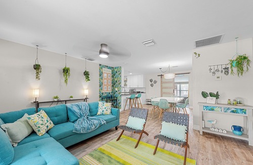 Coral Heights House | Heated Pool, Hot Tub, Grill & Pizza, Unique Family Haven 3BDR, 7min to the Beach