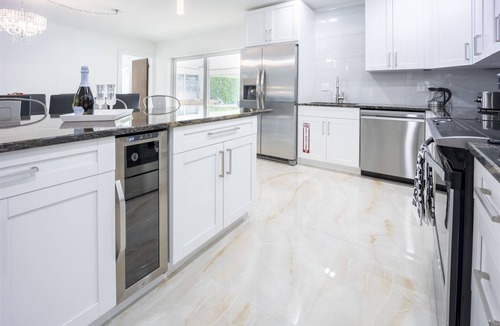 Bermuda Riviera House | Heated pool, minutes from the beach!