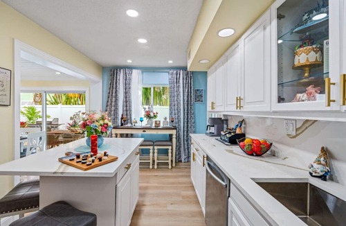 Lighthouse Point House | Heated Pool, Putt-Putt, Billiards, Ping Pong, Bar