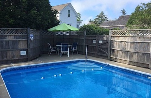 West Dennis House | Heated pool, three sitting rooms, central air, five bedrooms in West Dennis