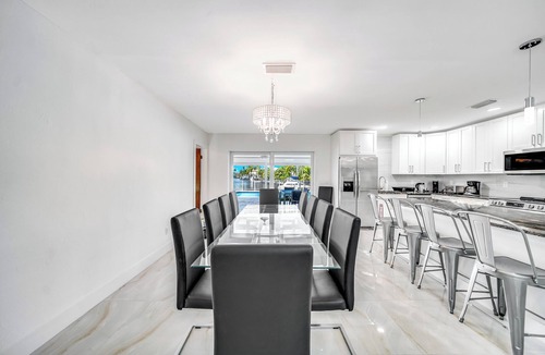 Bermuda Riviera House | Heated Pool & Waterfront! Kayaks + Pool Table!