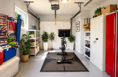 North Central Hollywood House | Heated Pool with Beach Gear, The Other Hollywood