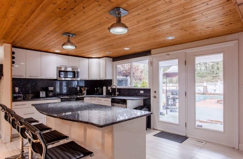 West Barnstable House | Heated Salt Water Pool, Come Enjoy Cape Life!