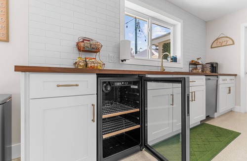 Deerfield Beach House | Heated Saltwater Pool Home Near Beach - 4 BR 2 Bath + Game Room - Pet Friendly