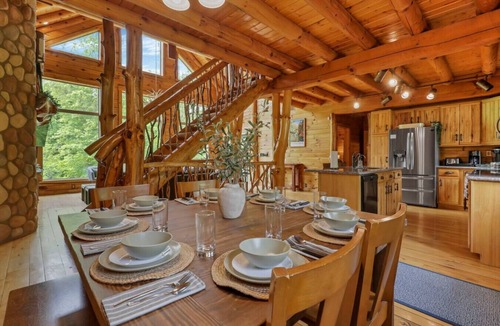 Logan Cabin | Heated Spa Pool Golf Sim Huge Game Room Hot Tub Cabin in Hocking Hills