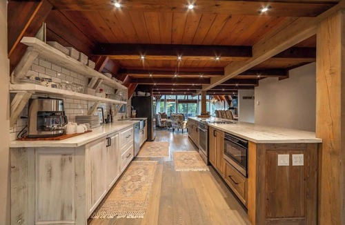 Coram House | Hebron House-7 mi to GNP & Adventure-4bd/2.5ba