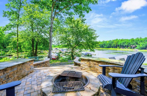 Mineral House | Hello Sunshine | 6BR Lakefront Lake Anna | Dock, Fire Pit & Game Room