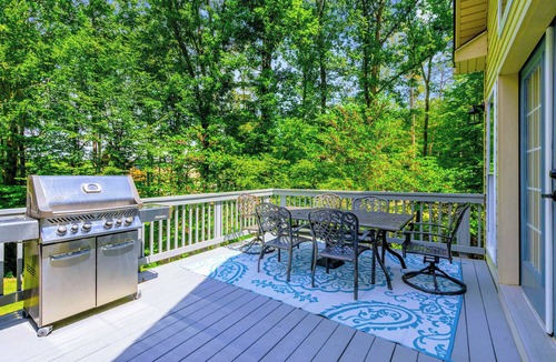 Mineral House | Hello Sunshine | 6BR Lakefront Lake Anna | Dock, Fire Pit & Game Room