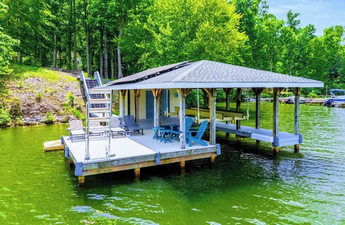 Mineral House | Hello Sunshine | 6BR Lakefront Lake Anna | Dock, Fire Pit & Game Room