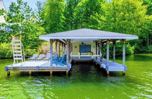 Mineral House | Hello Sunshine | 6BR Lakefront Lake Anna | Dock, Fire Pit & Game Room