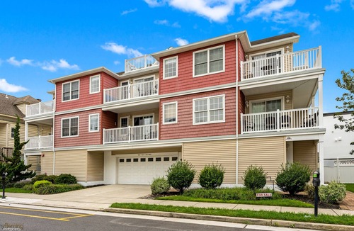 Wildwood Condo | HERE'S THE ONE! #POOL#DECKS#GRILLS! 1/2 BLK 2 BEACH! 8/25-8/29 DEAL! LABOR DAY!