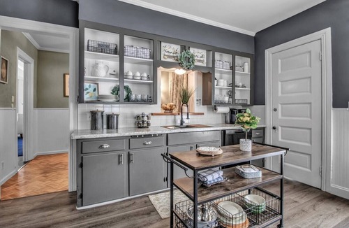 Downtown Niagara Falls House | Heritage House Hideaway: Walk To The Falls!