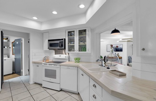 Fort Lauderdale House | Hidden gem fully furnished 3-bedroom house 3- bath in exclusive Coral Ridge!