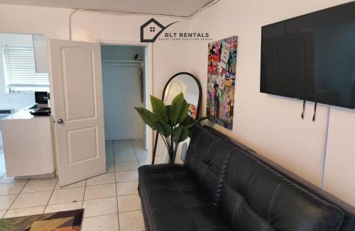 Parkside Apartment | Hidden Gem on Dewey 1843-124