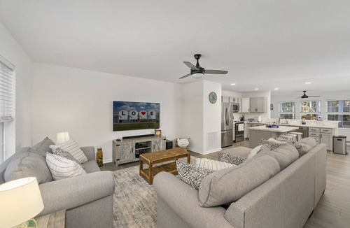Captain's Cove House | Hidden Gem with community pool & more by Seaside Vacations & Sales