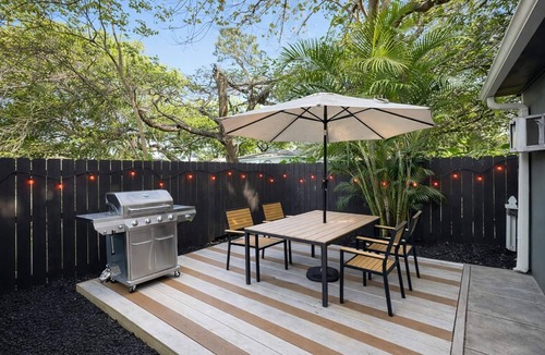 Riverside Park House | Hidden Oasis — Main House + Detached Studio