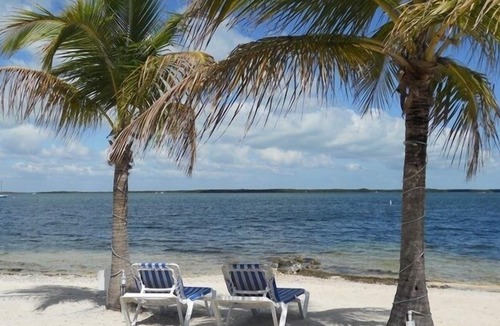 Key Largo Village House | Hidden Paradise, with brand new Jacuzzi