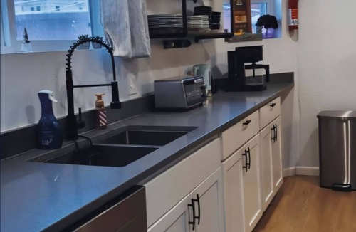 Wallace House | Hideaway Haven- In town 5 bedroom Snowy Mountain Chalet in Charming Wallace