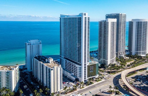 Hollywood South Central Beach Apartment | High-End Apartment in a Luxury Resort with Gorgeous Amenities