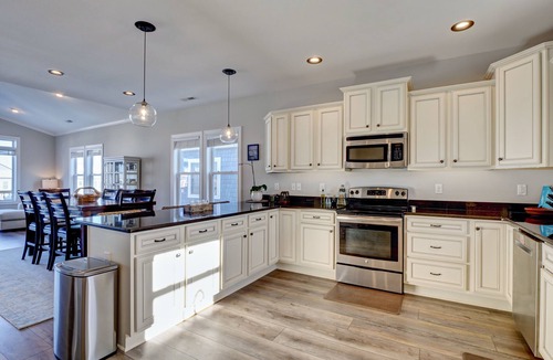 Topsail Beach House | High-end duplex with many amenities, just a short walk to the beach or sound.
