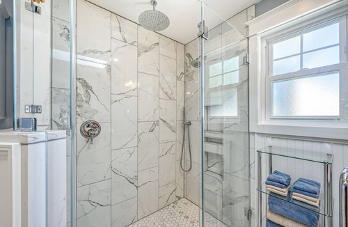 Eastport House | High-end Eastport home with private pool, hot tub, grill & off-street parking