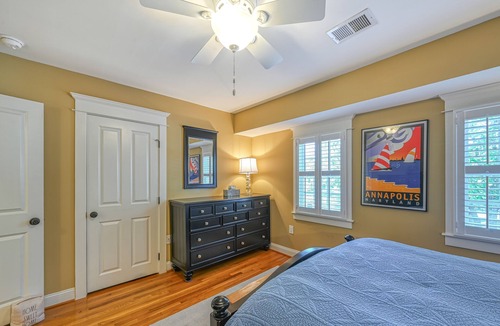 Eastport House | High-end Eastport home with private pool, hot tub, grill & off-street parking