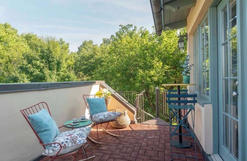 North Downtown Apartment | High Street Inn Ridge Room