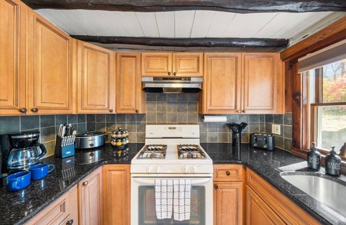 Highland Lakes House | Highland Lakes Cabin | Huge Yard Sleeps 8