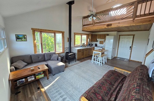 White Sulphur Springs Cabin | Highlands Hideaway Near White Sulphur Springs