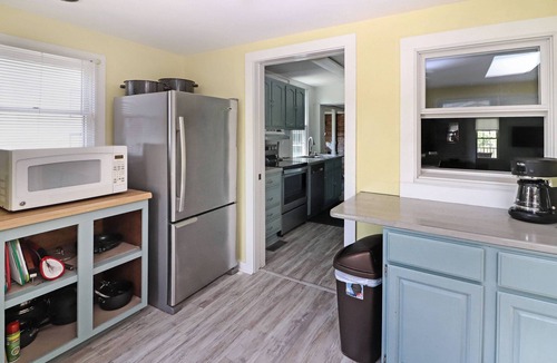 Chincoteague House | Hill House | Downtown Chincoteague 4BR Walk to Shops & Dining, Sunset Water Views + Pet Friendly