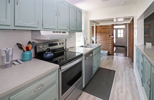 Chincoteague House | Hill House | Downtown Chincoteague 4BR Walk to Shops & Dining, Sunset Water Views + Pet Friendly