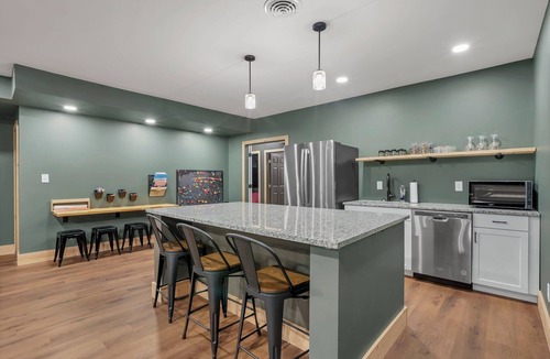 Warsaw House | Hillside Hideout - Spacious 5-bedroom house in peaceful Warsaw