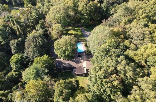 Kingston House | Hilltop Oasis - Cozy, Spacious Winter Retreat In Kingston