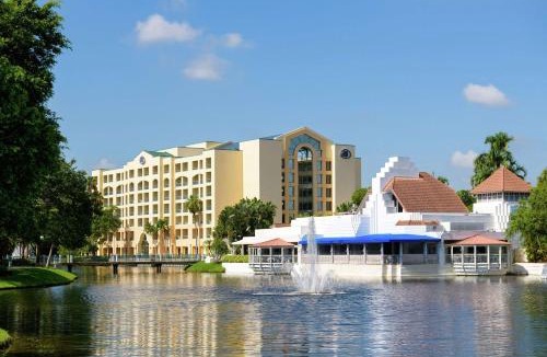 Boca Raton Hotel | Hilton Boca Raton Suites - Newly Renovated