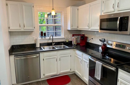 Belmont House | Hinton House - A Perfectly Located Downtown Home