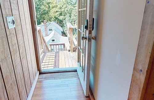 East Chop House | Historic 11 room Full House Rental in Oak Bluffs walking distance to beach
