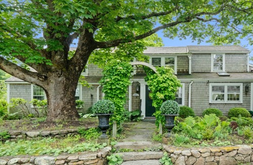 Nantucket Town House | Historic 1753 Home In The Heart Of Town