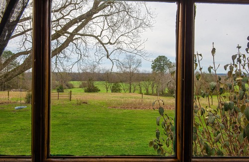 Saint Stephens Church House | Historic 1760 Farm Stay~ Horses, Pond & Peaceful Views