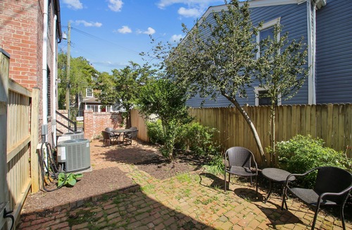 Historic District House | Historic 3 Bedroom Downtown Annapolis Townhome
