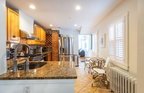 Historic District House | Historic Annapolis Hideaway Steps to USNA and Main St w Private Patio & Parking