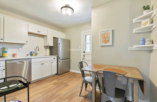 Bellevue Apartment | Historic Bellevue Beauty Retreat