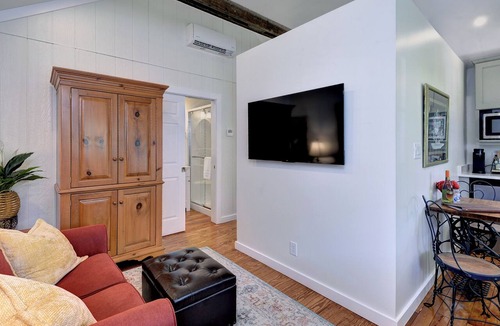 Barhamsville House | Historic Blisland Est. 1749 House&Cottage Sleeps 9