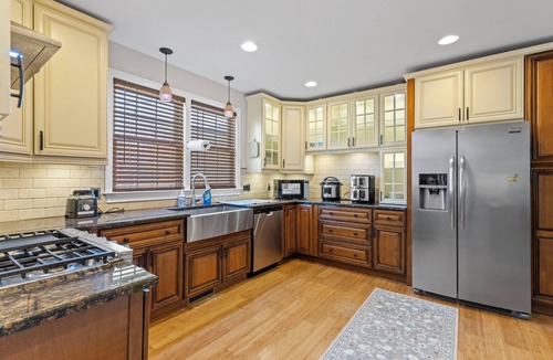 Lower Township Villa | Historic Cape May Villa: 4BR/4.5BA Private Ensuites, Dog Friendly,Pool in June,