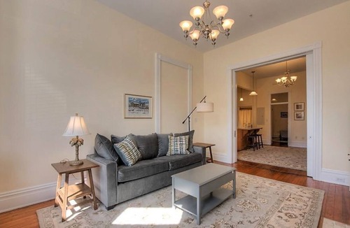 Monroe Ward Apartment | Historic Downtown RVA 1 BR Sleeps 4